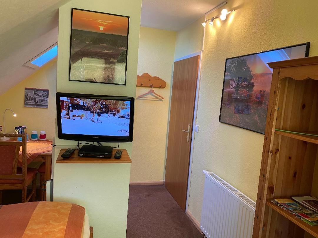 Gemuetliches Zimmer Zentral In Der Lueneburger Heide Schneverdingen Exterior foto